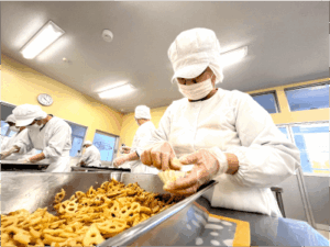 ランチ班作業の様子